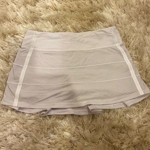 White lulu lemon skirt size 4